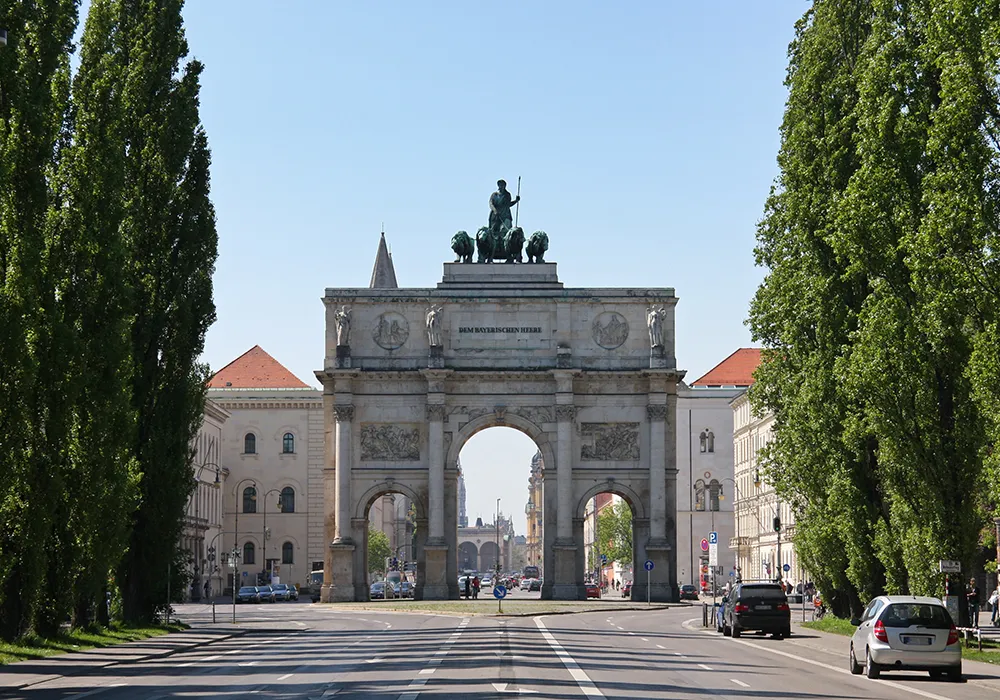Geschäftsadresse in München mieten - Blick zum Siegestor